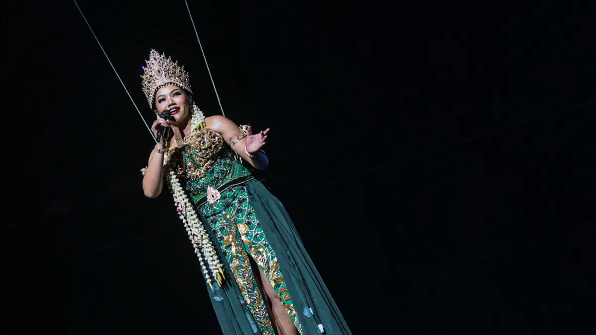 Penampilan Yura Yunita sebagai Mahadewi dalam Pagelaran Sabang Merauke di Indonesia Arena, Jakarta, Jumat (21/08/2026). (Hanung Hambara/Jawa Pos)