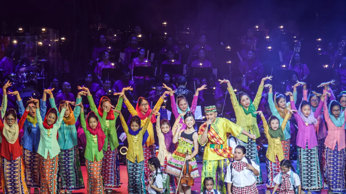 Penari menarikan tarian dari Bali di Pagelaran Sabang Merauke di Indonesia Arena, Jakarta, Jumat (21/08/2026). (Hanung Hambara/Jawa Pos)