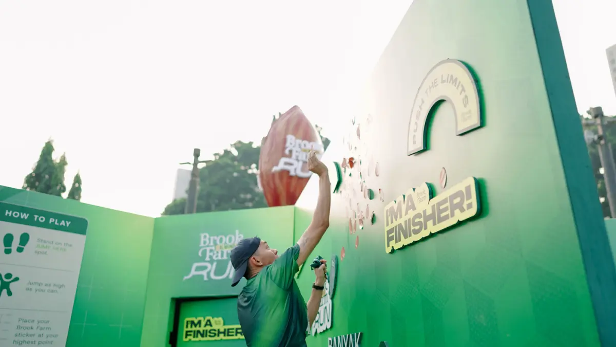 BrookFarm Fun and Fit 360 Booth (Almond Jump)