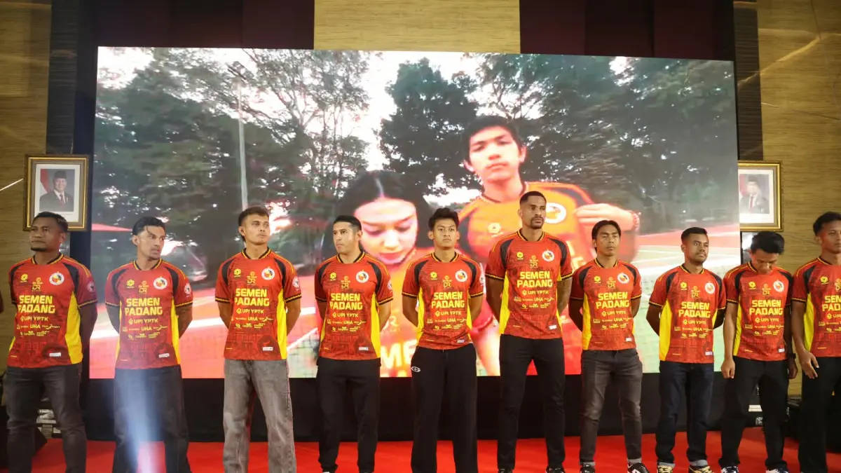Semen Padang FC luncurkan skuad untuk menghadapi Championship musim 2026/2027 di Tangerang, Banten, Selasa (25/8/2026). (Dery Ridwansah/JawaPos.com) - Image