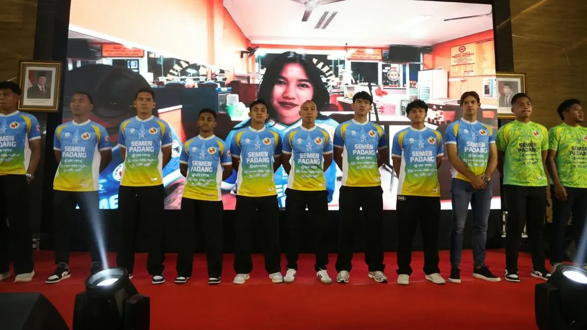 Semen Padang FC luncurkan jersey untuk musim 2026/2027 di Tangerang, Banten, Selasa (25/8). (Dery Ridwansah/JawaPos.com) - Image