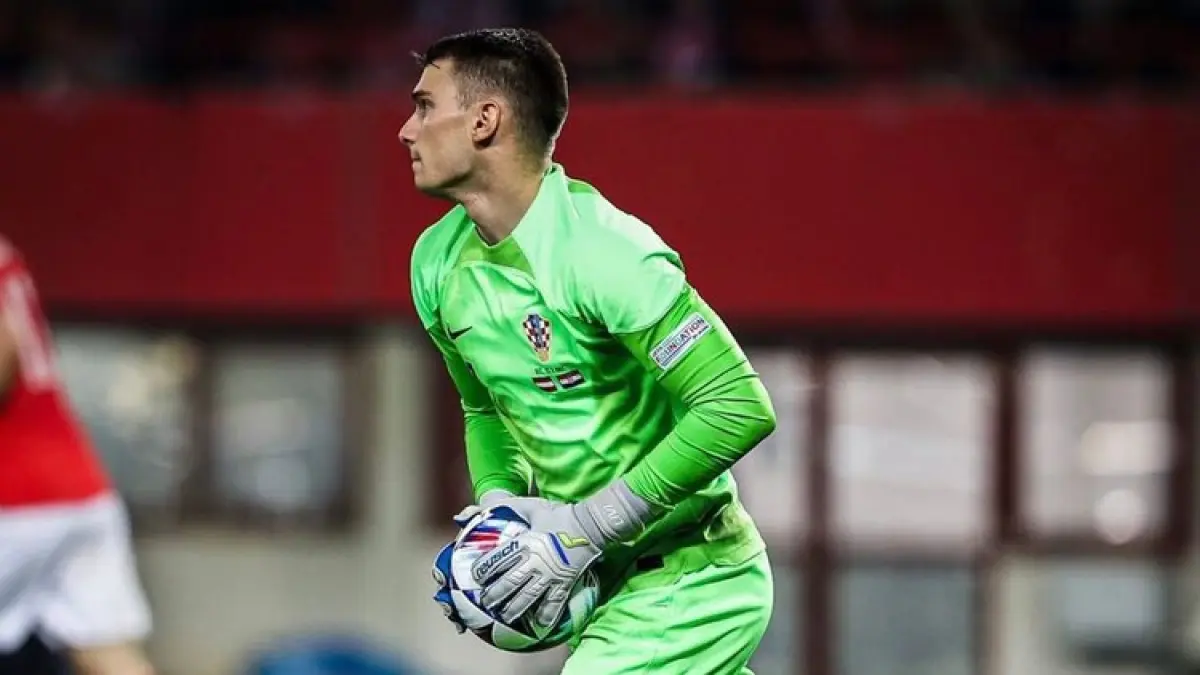 Barcelona Pertimbangkan Dominik Livakovic sebagai Kiper Kedua untuk Menemani Joan García