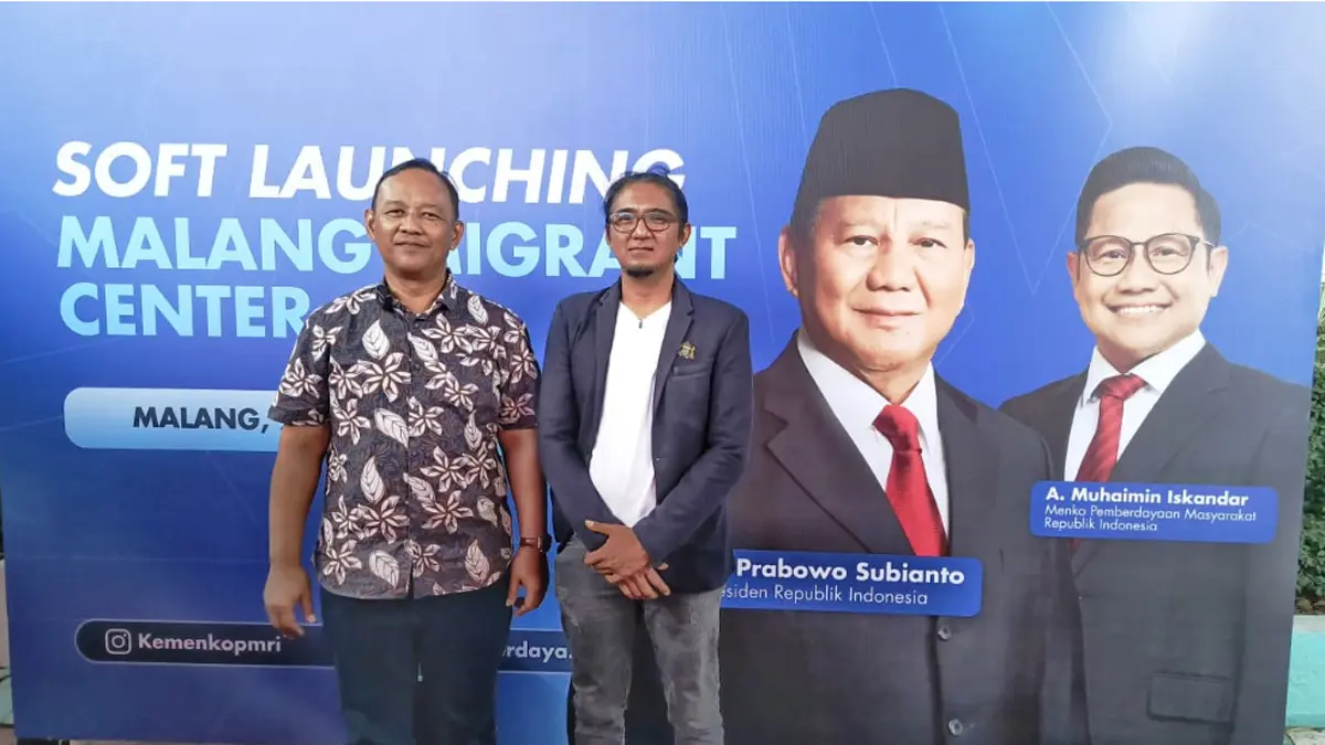 Wakil Ketua Bidang Infrastruktur dan Konstruksi KADIN Kabupaten Malang, Harry Soelasmono (kiri) bersama Wakil Ketua Bidang Kerjasama Luar Negeri KADIN Kabupaten Malang, Panji Wicaksono (kanan) saat menghadiri Soft Launching Malang Migrant Center di Pendopo Agung Bupati, Rabu (26/8/2026). (Dok. Kadin Kabupaten Malang) - Image