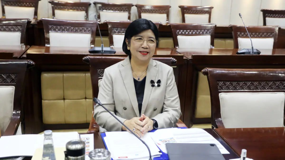 Calon Gubernur Bank Indonesia (BI) Destry Damayanti saat bersiap mengikuti uji kelayakan dan kepatutan (fit and proper test) bersama Komisi XI DPR di Kompleks Parlemen, Senayan, Jakarta, Rabu (26/8/2026). (Dery Ridwansah/ JawaPos.com)