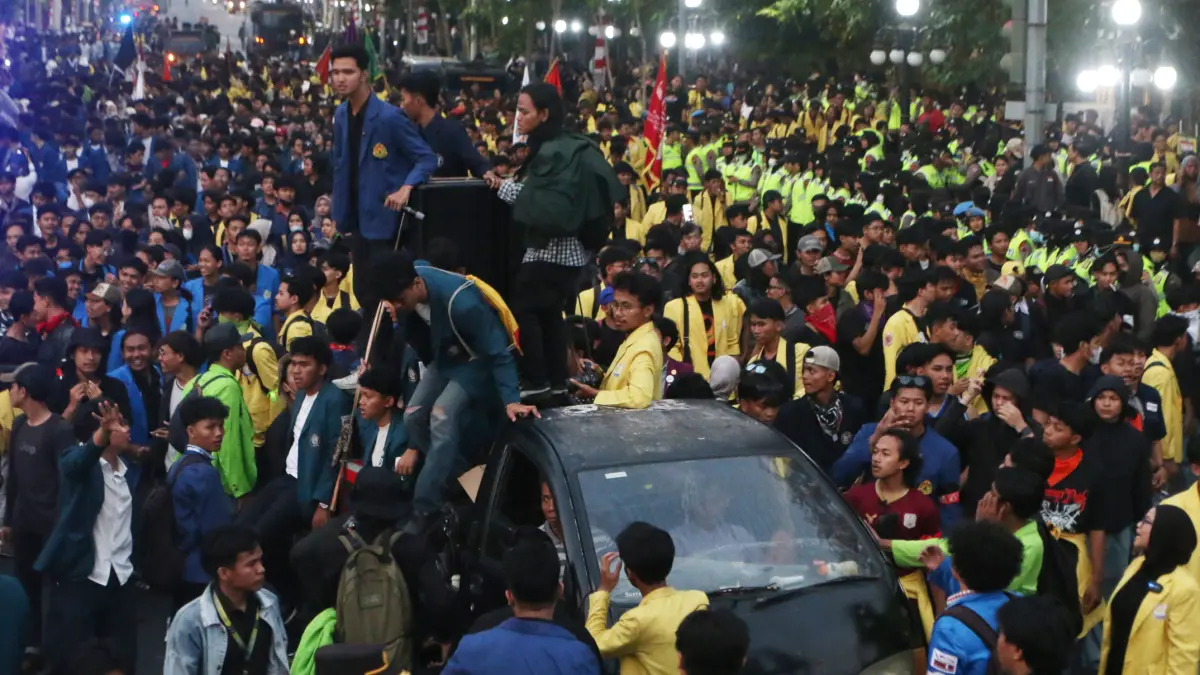 BEM Semarang Raya Menyuarakan Tuntutan - Image