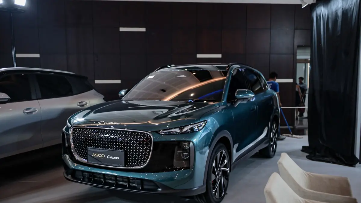 Lepas L8 PHEV dan E4 EV Resmi Meluncur di Jawa Timur, Segini Harganya - Image