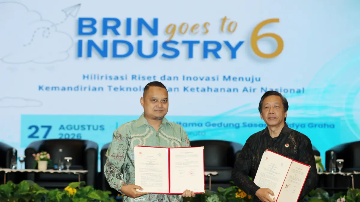 Deputi Bidang Pemanfaatan Riset dan Inovasi BRIN R. Hendrian dan Direktur Utama PT Kranium Mukti Utama Ery Prasetya menandatangani MOU pada acara BRIN goes to Industry chapter-6