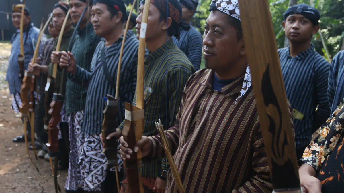 Jemparingan mempererat silaturahmi antarkomunitas panahan tradisional di Omah Alas Desa Wisata Kandri,Kota Semarang,Jawa Tengah,Selasa(25/8/2026)