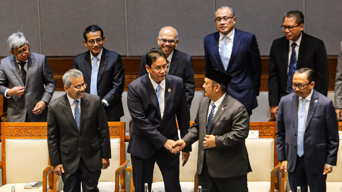Menteri Keuangan Purbaya Yudhi Sadewa bersiap menyampaikan tanggapan pemerintah pada Rapat Paripurna ke-3 Masa Persidangan I Tahun Sidang 2026-2027 di Kompleks Parlemen, Senayan, Jakarta, Kamis (27/8/2026). (Salman Toyibi/Jawa Pos)