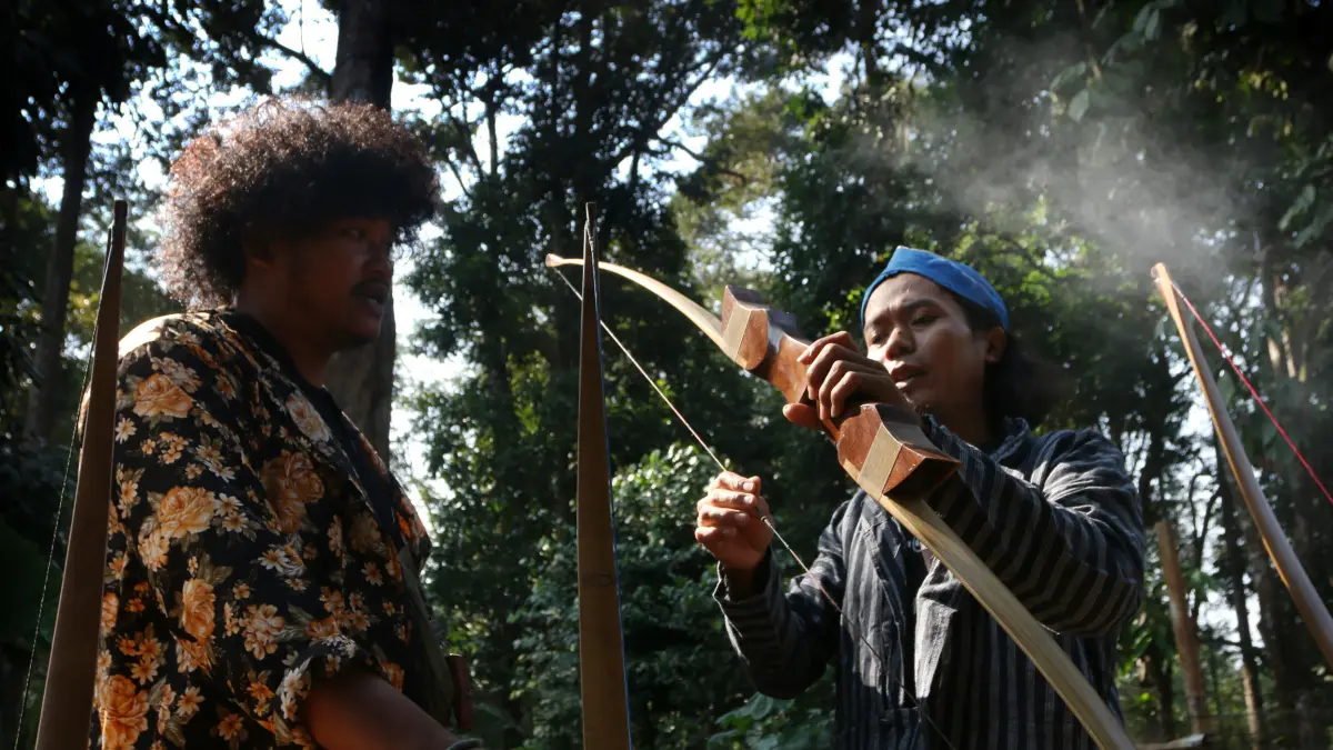 Persiapan jemparingan dengan memilih busur yang akan di gunakan,Kota Semarang,Jawa Tengah,Selasa(25/8/2026)