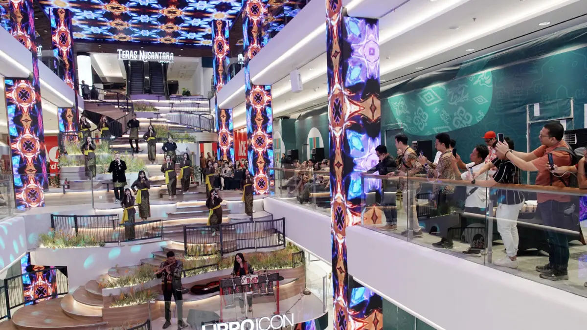 Pertunjukan musik tradisional di sela-sela peresmian Teras Nusantara Amphiteater di Lippo Icon Cibubur, Jakarta Timur, Kamis (27/8/2026).