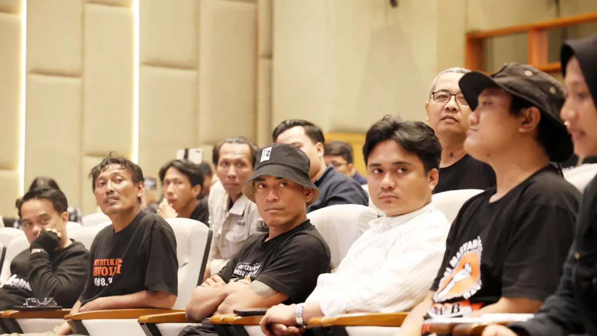 perwakilan Aliansi Masyarakat Pati Bersatu (AMPB) Teguh Istiyanto dan Supriyono alias Botok saat audiensi di Kompleks Parlemen, Senayan, Jakarta, Kamis (27/8/2026). (Dery Ridwansah/ JawaPos.com)