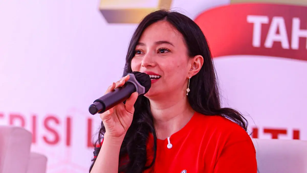 Public Figure sekaligus Bunda SGM Asmirandah saat menghadiri perayaan 72 tahun Sarihusada di Raja Susu Flagship Store, Pantai Indah Kapuk 2, Kabupaten Tangerang, Banten, Kamis (27/8/2026). (Salman Toyibi/Jawa Pos)