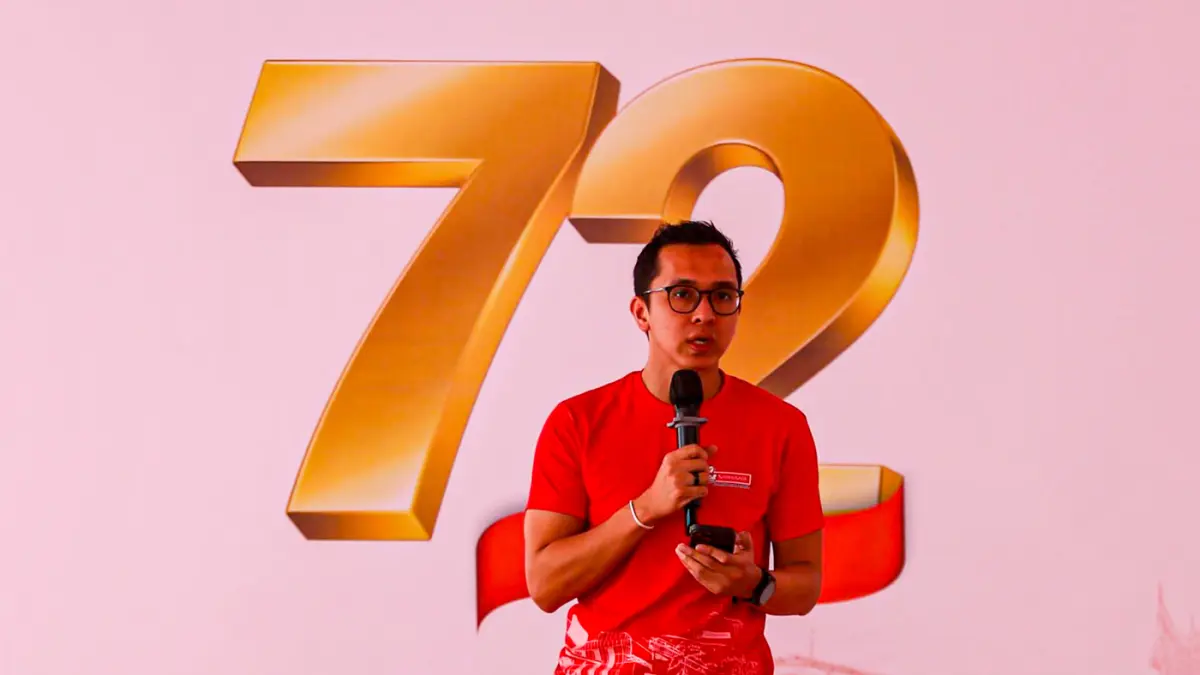 Sales Director Danone Specialized Nutrition Indonesia Rizki Imam Ardhi memberikan sambutan saat perayaan 72 tahun Sarihusada di Raja Susu Flagship Store, Pantai Indah Kapuk 2, Kabupaten Tangerang, Banten, Kamis (27/8/2026). (Salman Toyibi/Jawa Pos)
