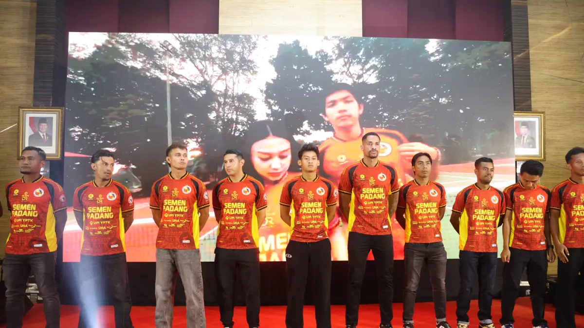 Semen Padang FC luncurkan jersey untuk menghadapi musim 2026/2027 di Tangerang, Banten, Selasa (25/8/2026). (Dery Ridwansah/ JawaPos.com)