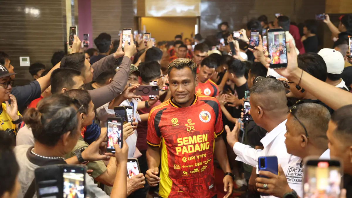 Semen Padang Luncurkan Tim dan Jersey Baru - Image