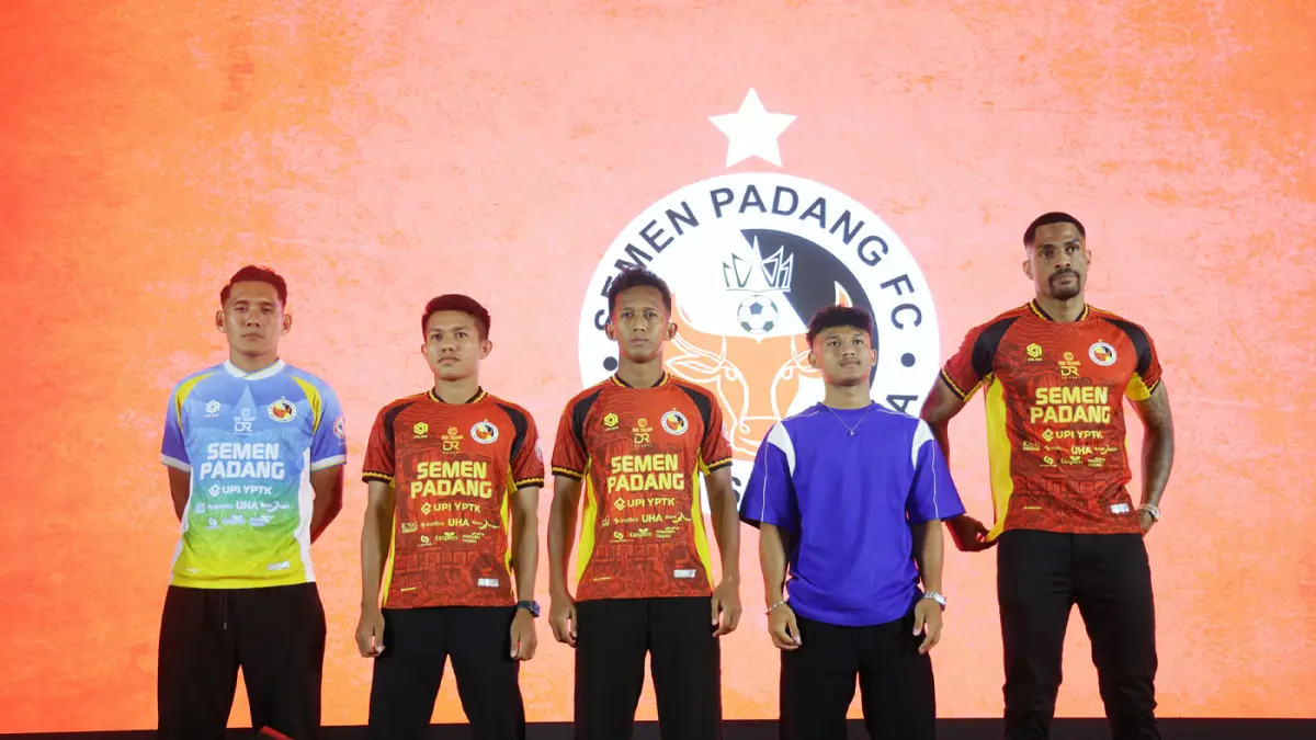 Semen Padang FC luncurkan jersey untuk menghadapi musim 2026/2027 di Tangerang, Banten, Selasa (25/8/2026). (Dery Ridwansah/ JawaPos.com)