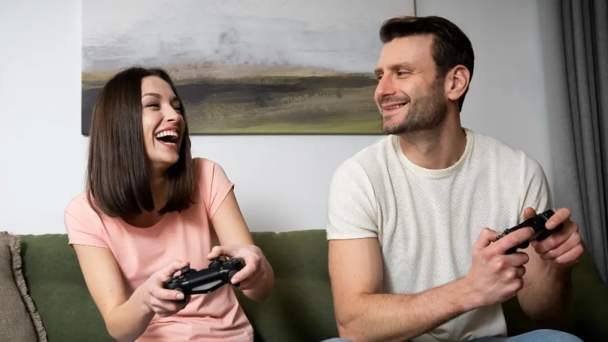 Alasan psikologi seorang gamer ternyata jadi pasangan hidup yang ideal / foto : Magnific/ magnific - Image