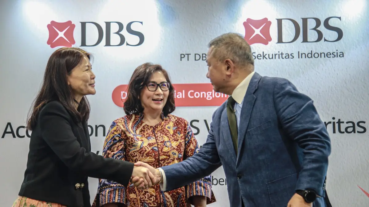 Dari kiri Direktur Keuangan PT Bank DBS Indonesia Minarti, Direktur Hukum, Kepatuhan dan Sekretariat PT Bank DBS Indonesia Imelda Widjaja, Presiden Direktur PT Saratoga Investama Sedaya Tbk, Lany Djuwita, dan Direktur DBS Vickers Securities (Singapore) Pt