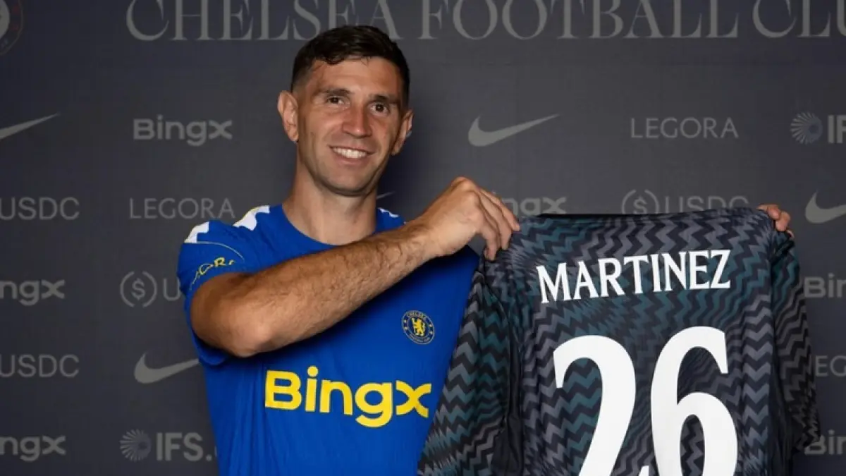 Emiliano Martinez Tinggalkan Aston Villa dan Resmi Bergabung dengan Chelsea - Image