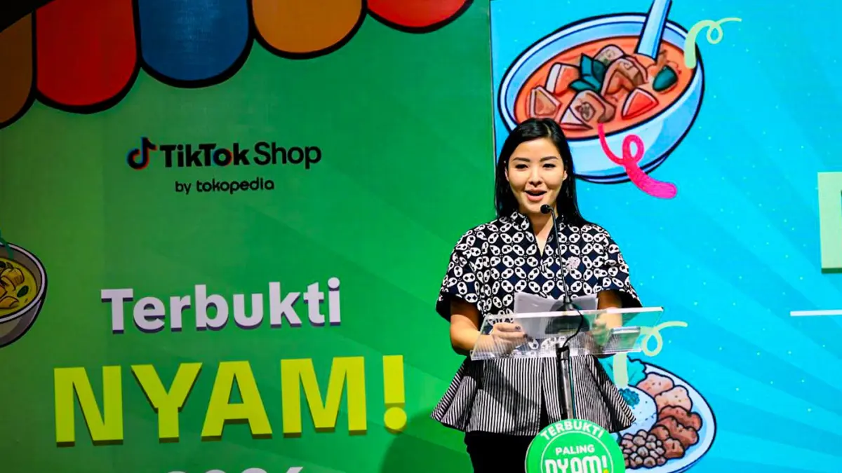 Executive Director Tokopedia dan TikTok Shop Indonesia Stephanie Susilo memberikan sambutan pada acara NYAM Awards 2026 di Jakarta, Senin (1/9/2026).