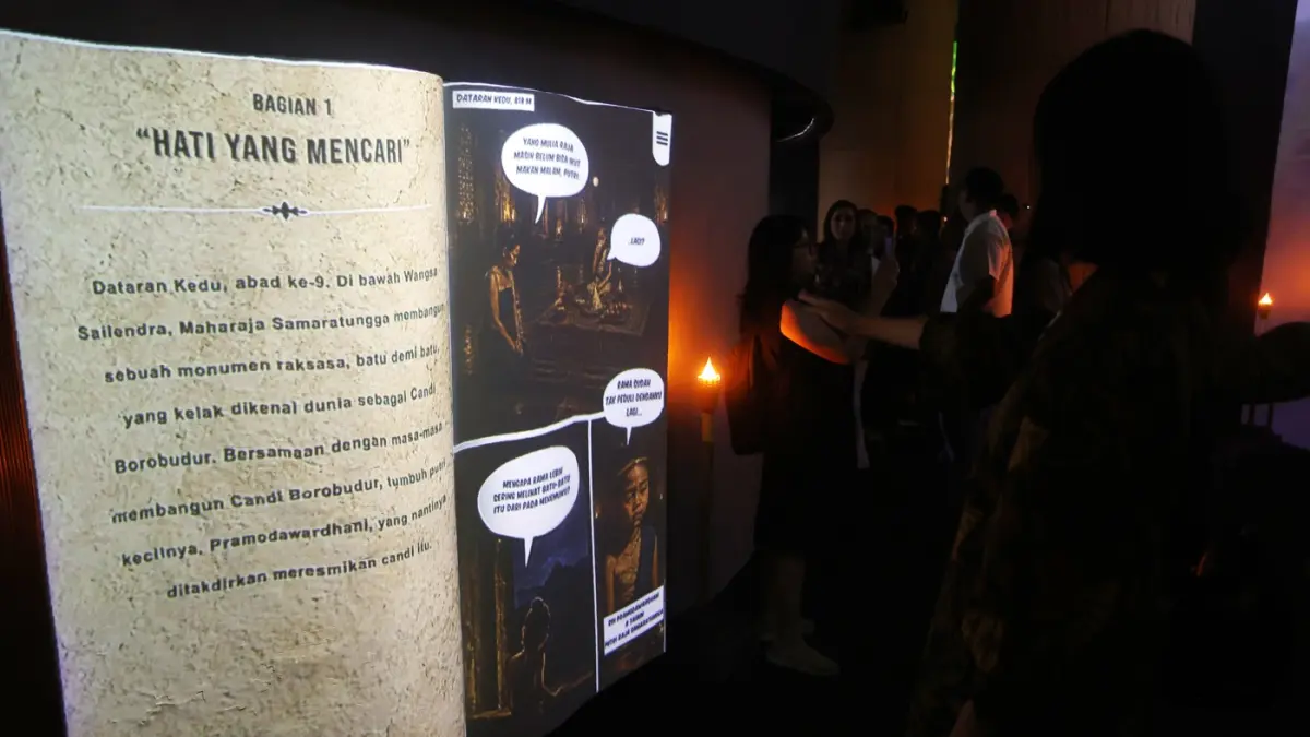Pengunjung melihat pameran imersif Purwacarita Borobudur di Galeri Indonesia Kaya, Grand Indonesia, Jakarta, Selasa (1/9/2026).