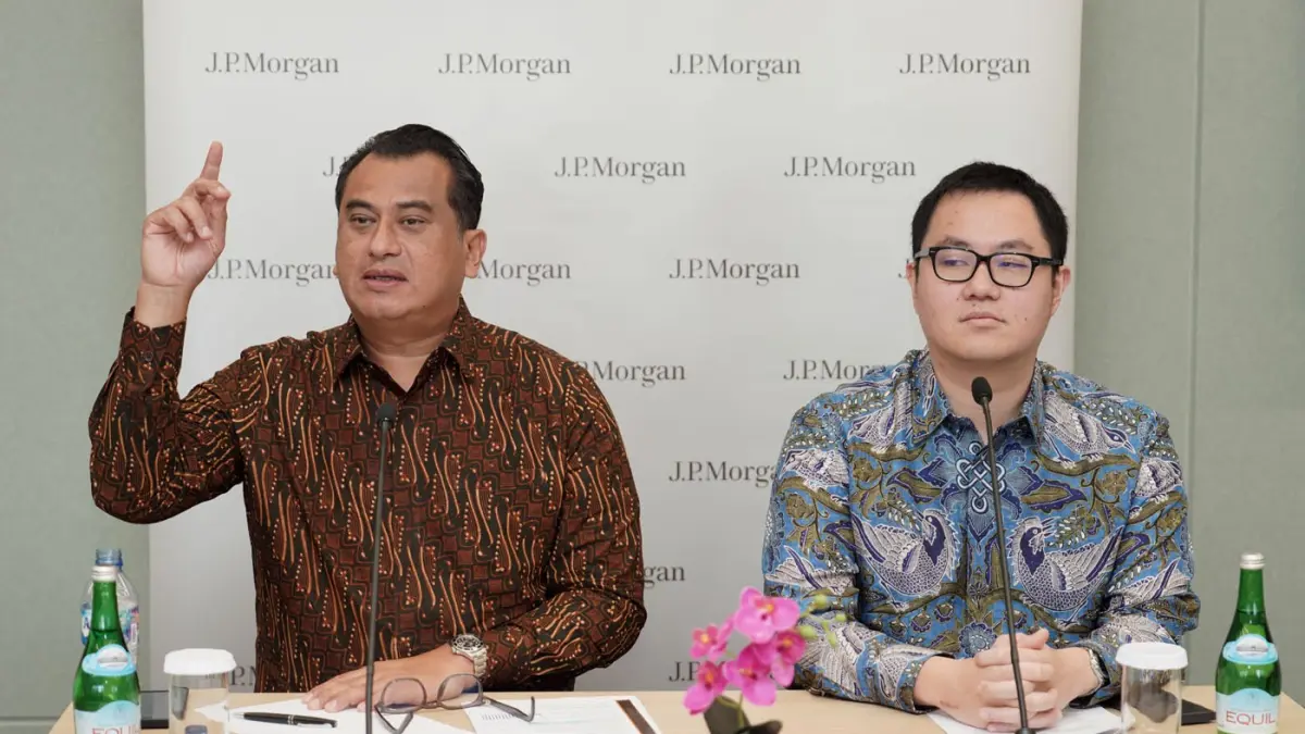 Chief Executive Officer J.P. Morgan Indonesia Gioshia Ralie bersama Head of Equity Research J.P. Morgan Indonesia Benny Kurniawan
