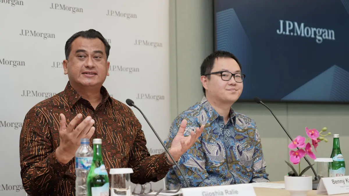 Chief Executive Officer J.P. Morgan Indonesia Gioshia Ralie bersama Head of Equity Research J.P. Morgan Indonesia Benny Kurniawan