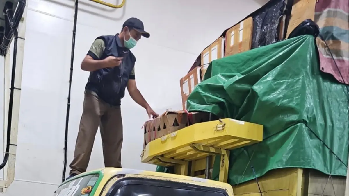 Karantina Jatim Gagalkan Penyelundupan 28 Burung Kicau Asal Kalimantan - Image