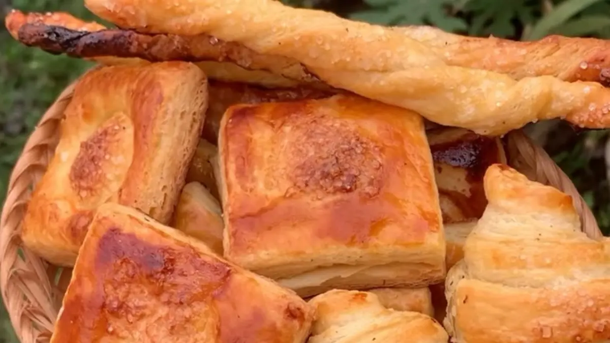 Potret puff pastry homemade yang dibuat dengan bahan sederhana. (Sumber: instagram.com/@dailylifeunni) - Image