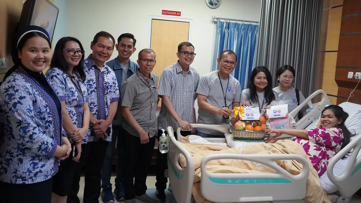 Kunjungi Pasien Rumah Sakit Di Hari Palanggan Nasional