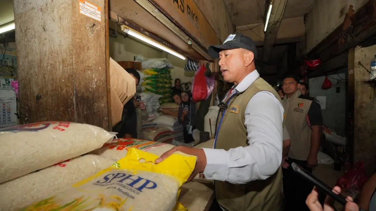 Jajaran BULOG Seluruh Indonesia Turun Serentak ke Pasar, Pastikan Pasokan dan Harga Beras Terkendali - Image