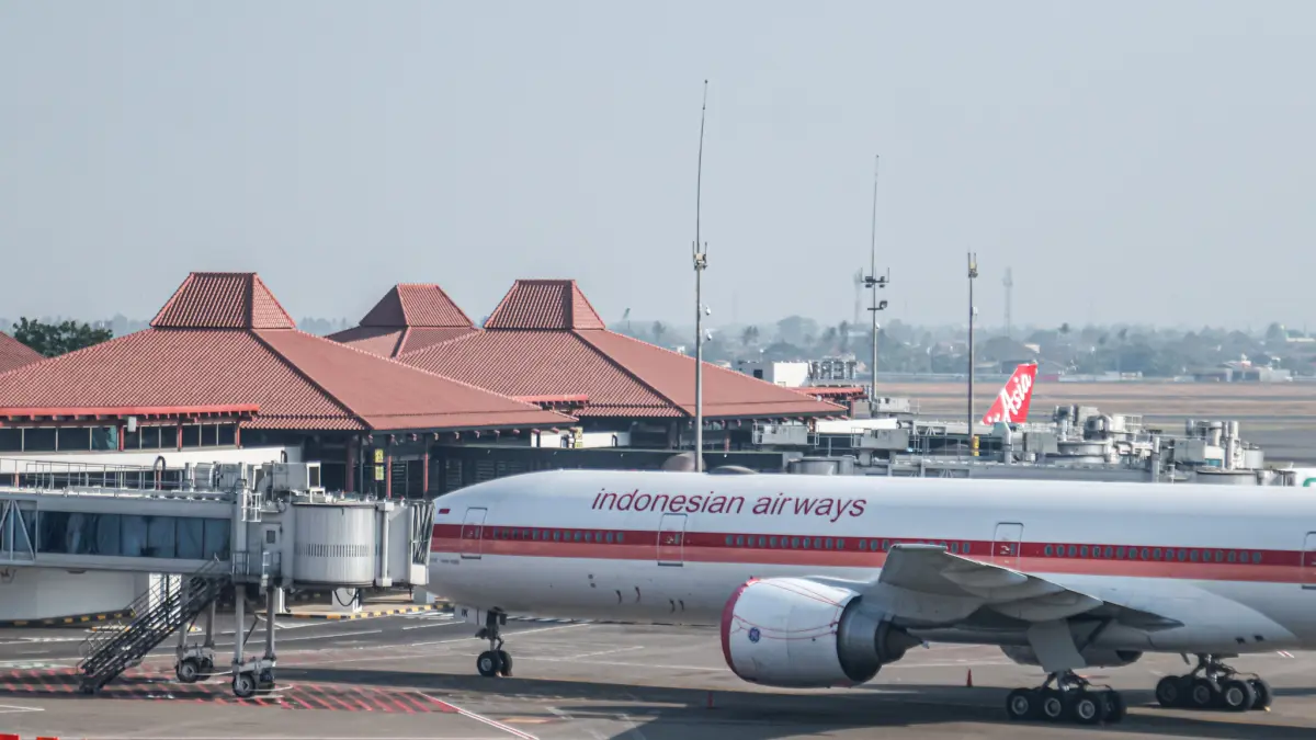 Penutupan Bandara Soekarno-Hatta Diperpanjang Jam 23.59 WIB, Dampak Abu Vulkanik Krakatau - Image