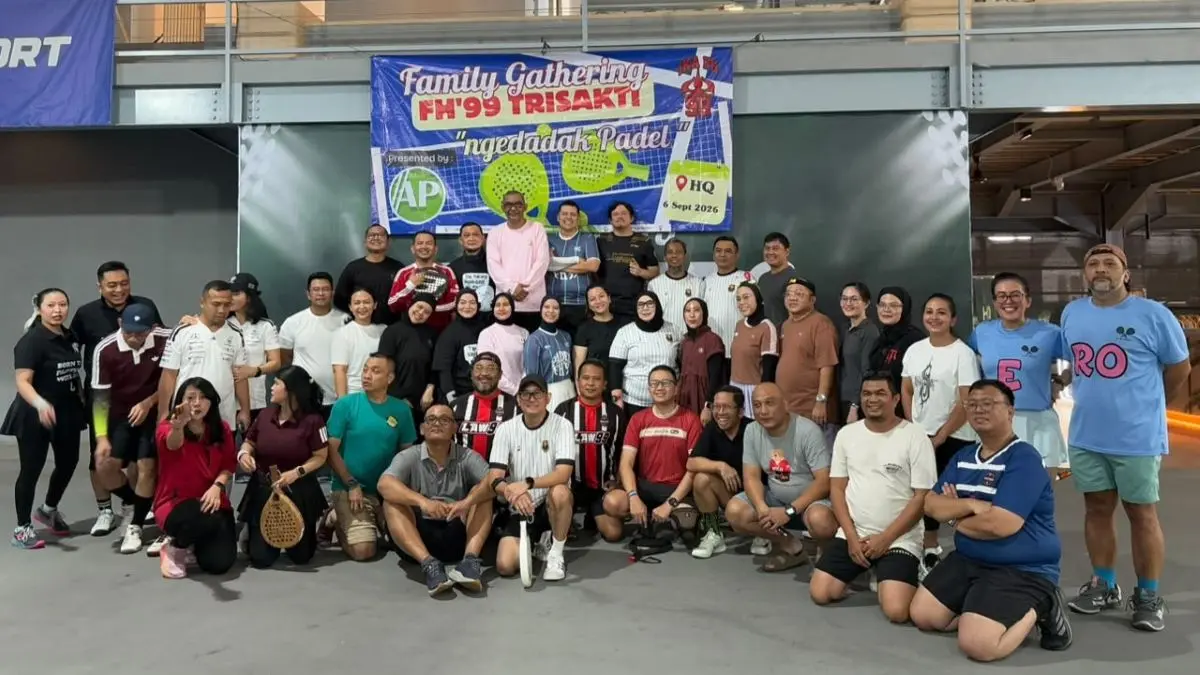 Alumni Fakultas Hukum Universitas Trisakti angkatan 1999 gelar turnamen padel di HQ Padel & Tennis, Pesanggrahan, Jakarta Selatan. (Istimewa) - Image