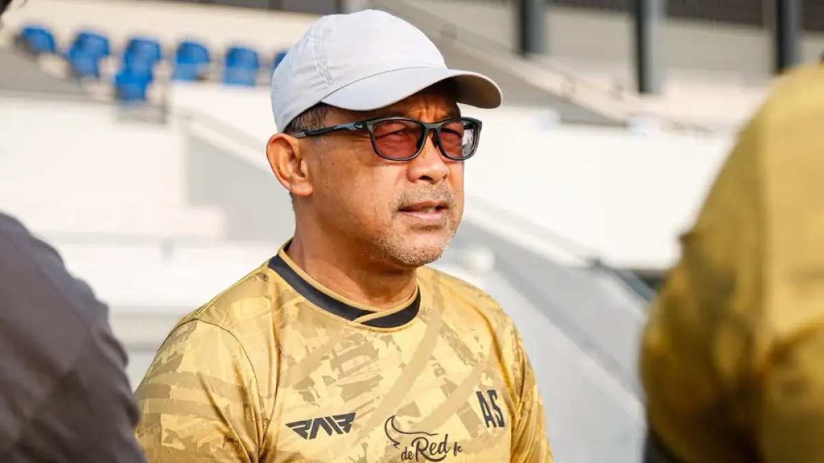 Aji Santoso Pasang Target Tinggi, De Red FC Incar Kemenangan Perdana Kontra Kendal Tornado FC - Image