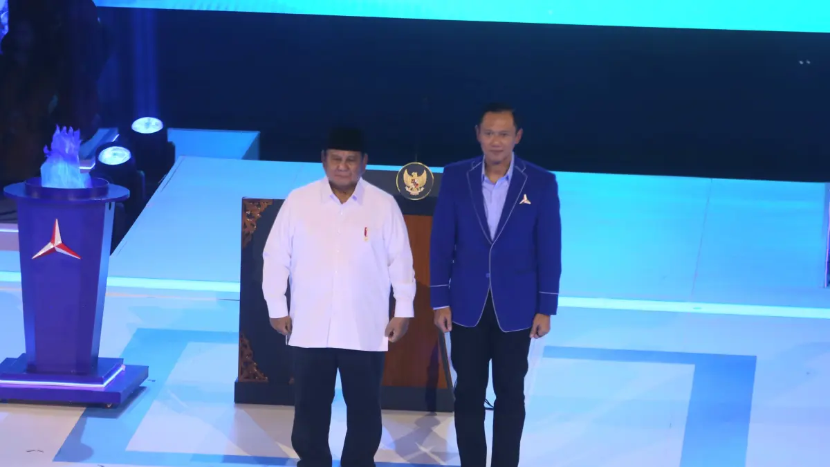 Presiden Prabowo Subianto bersama Ketua Umum Partai Demokrat Agus Harimurti Yudhoyono (AHY) saat acara HUT ke-25 Partai Demokrat di Indonesia Arena, GBK, Senayan, Jakarta, Rabu (9/9/2026). (Dery Ridwansah/ JawaPos.com)