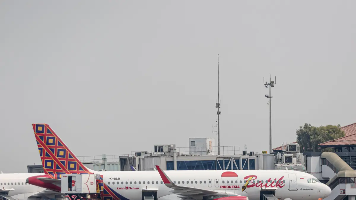 Sejumlah pesawat mulai diperbolehkan terbang setelah penutupan di Bandara Soekarno-Hatta, Tangerang, Selasa (08/09/2026). (Hanung Hambara/ Jawa Pos)