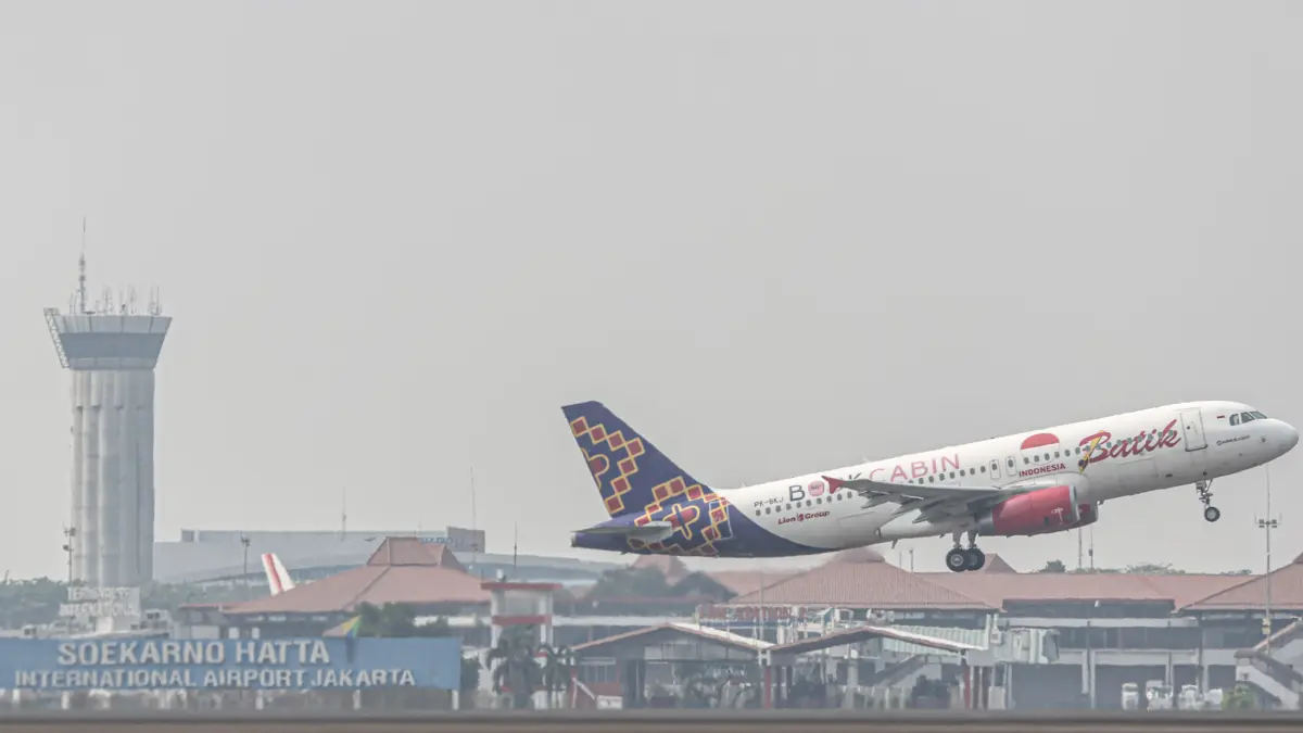 Sejumlah pesawat mulai diperbolehkan terbang setelah penutupan di Bandara Soekarno-Hatta, Tangerang, Selasa (08/09/2026). (Hanung Hambara/ Jawa Pos)