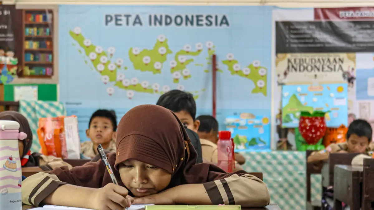 Sejumlah siswa mengikuti kegiatan belajar mengajar (KBM) di SD Negeri 15 Slipi, Jakarta, Rabu (09/09/2026). (Hanung Hambara/ Jawa Pos)