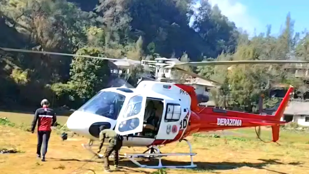 BPBD Jatim Lanjutkan Water Bombing untuk Atasi Karhutla Bromo