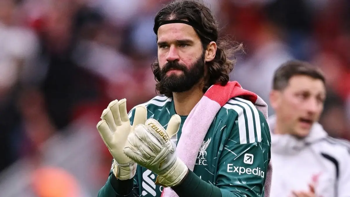 Liverpool Ditahan Imbang Fulham, Alisson Becker Soroti Mental Tim - Image