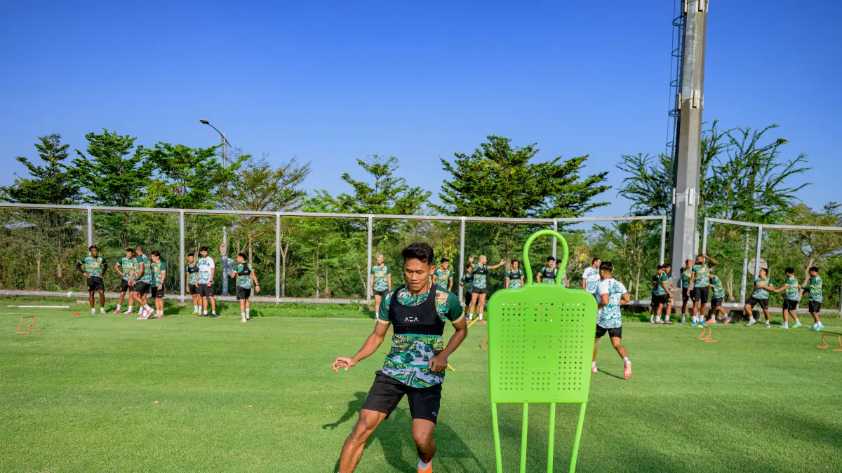Tekad Catur: Bawa Persebaya Menang atas PSIM untuk Bahagiakan Bonek dan Bonita! - Image