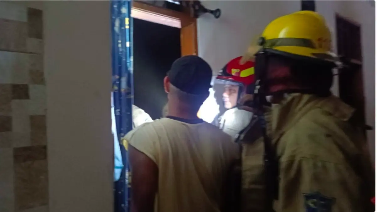 Dua Anak Meninggal Dunia dalam Kebakaran Kamar Rumah di Simomulyo Surabaya - Image