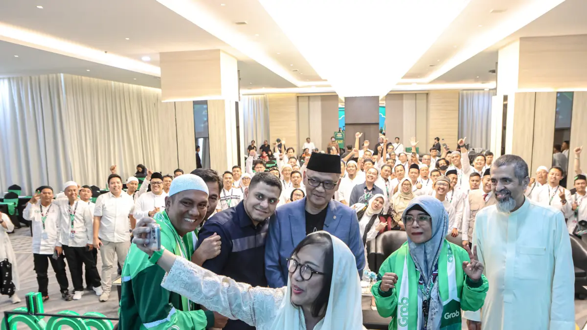 Pemberangkatan 105 Mitra Grab Umroh Melalui Program BERKAH