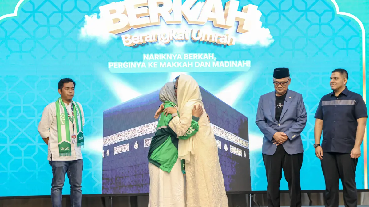 Pemberangkatan 105 Mitra Grab Umroh Melalui Program BERKAH