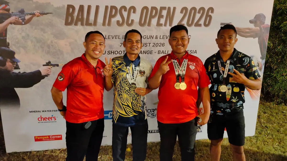 Kontingen NTB sukses tampil dominan dalam Kejuaraan Menembak IPSC LV III Bali Open dengan memboyong total dua medali emas dan dua medali perak. (Dok. Lombok Pos) - Image