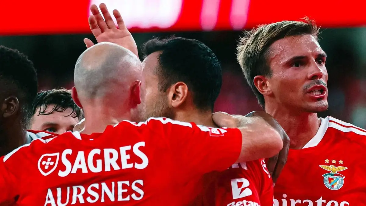 AC Milan dan Benfica bersiap berduel pada laga pembuka Liga Europa di San Siro. (Benfica) - Image