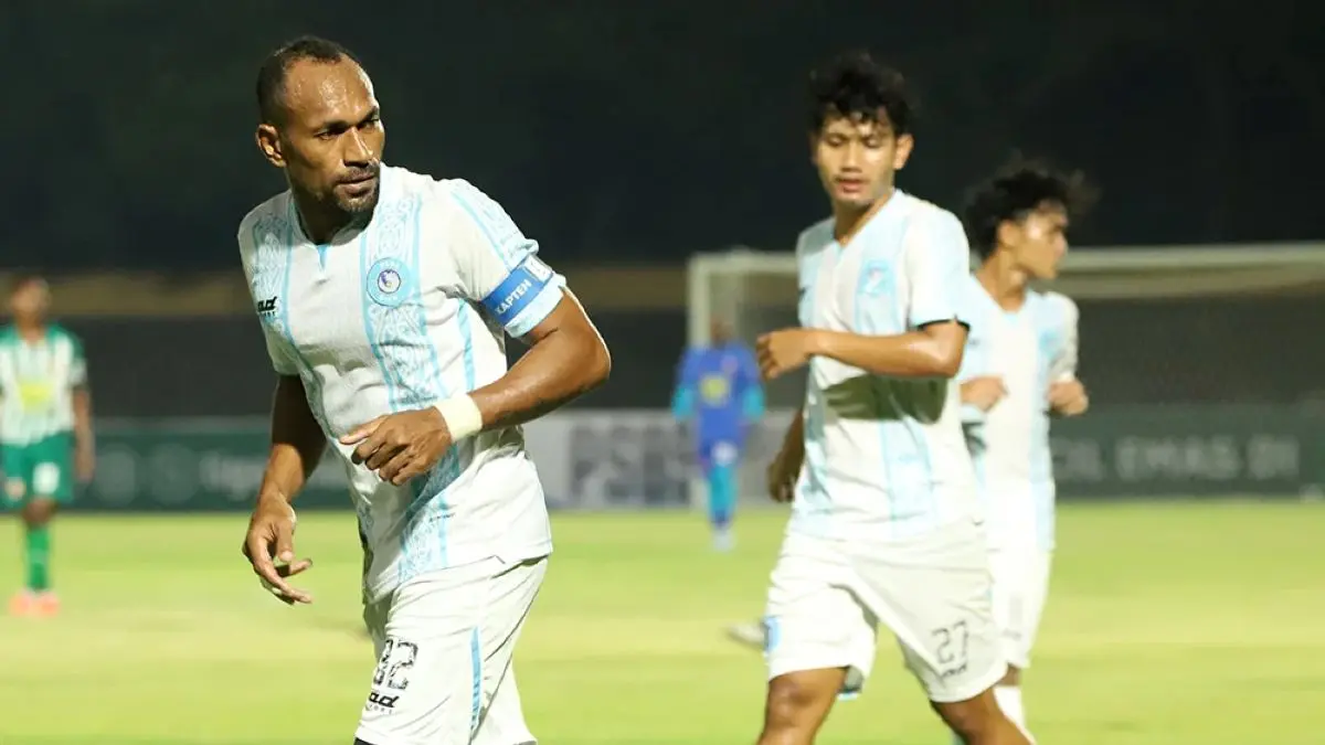 Patrias Rumere Ungkap Perjuangan PSBS Biak, Skuad Muda Harus Berani Hadapi Pegadaian Championship - Image