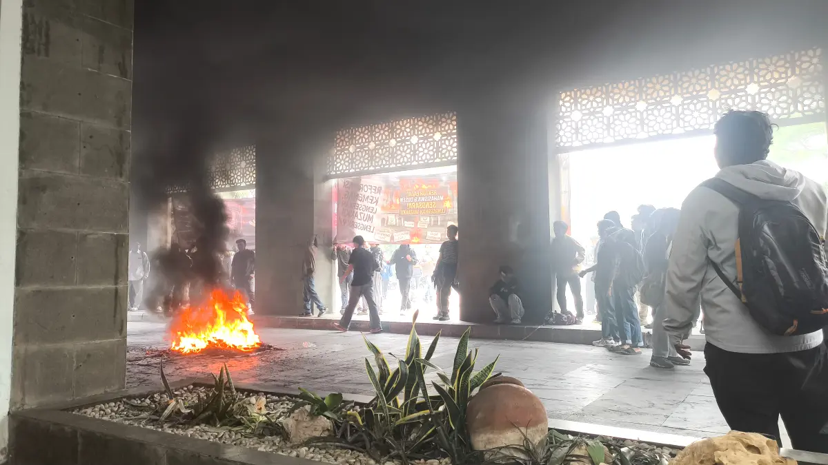 Minta Rektor Dicopot, Mahasiswa UINSA Surabaya Berencana Surati Komisi VIII DPR RI - Image