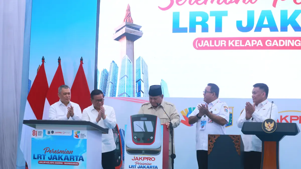 Presiden Prabowo Subianto saat meresmikan LRT rute Kelapa Gading-Manggarai di Stasiun LRT Manggarai, Jakarta, Rabu (16/9/2026). (Dery Ridwansah/ JawaPos.com)
